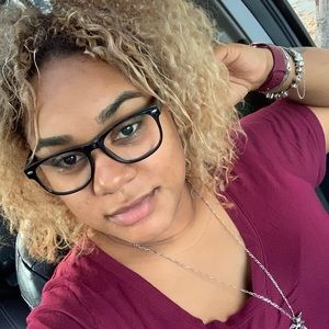 Meet your Posher, Francisca